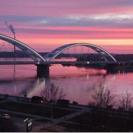 Apartman Bane 021 With A View Novi Sad Esterno foto