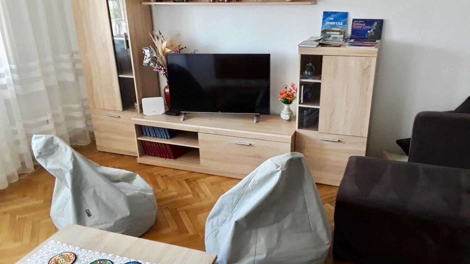 Apartman Bane 021 With A View Novi Sad Esterno foto